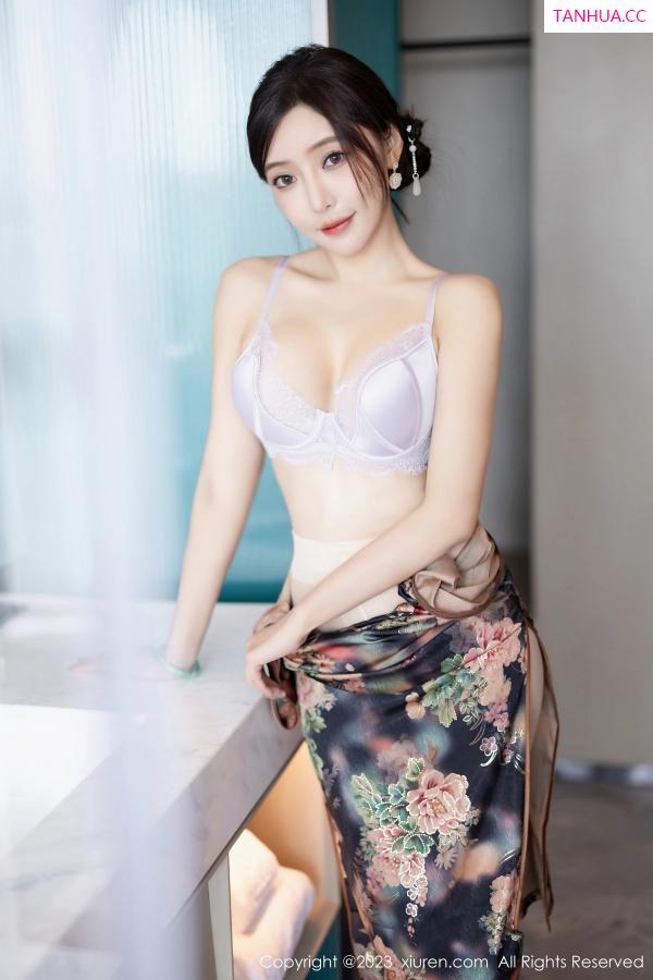 王馨瑶  [XiuRen]高清写真图 2023.10.11 No.7495 王馨瑶yanni 美腿旗袍第44张图片